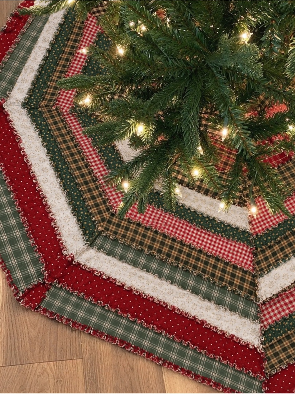 Festive Patchwork Tree Skirt in Red, Green, and Cream